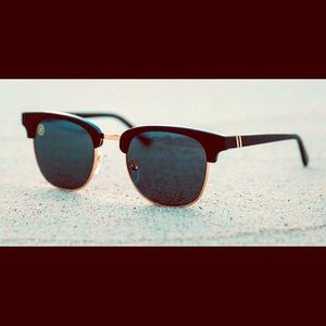 🌞 Black Betsy Sunglasses by Blenders